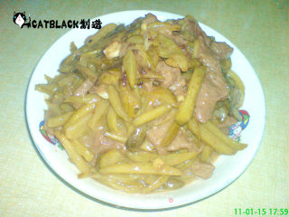 酸黄瓜炒牛肉的做法