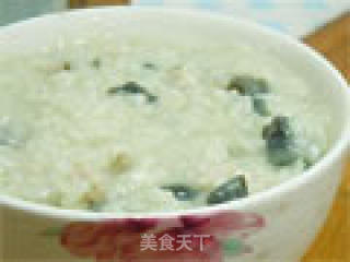 “剩饭版”皮蛋瘦肉粥