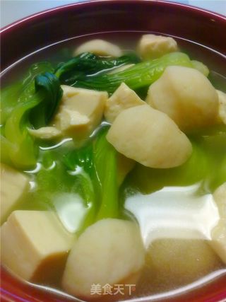 青菜豆腐鱼丸汤的做法