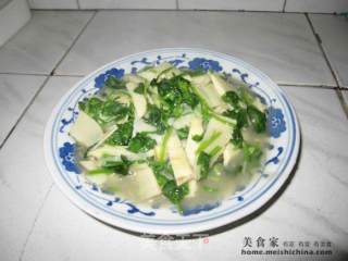 荠菜炒冬笋的做法