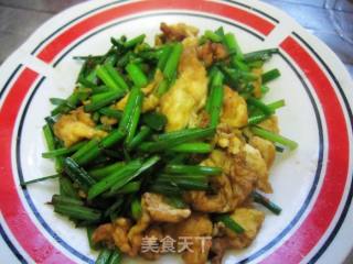 韭菜莛炒鸡蛋的做法