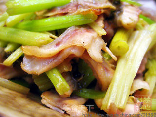 香芹炒脆肉脘鱼的做法