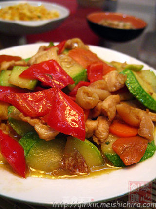 西葫芦炒鸡脯肉的做法
