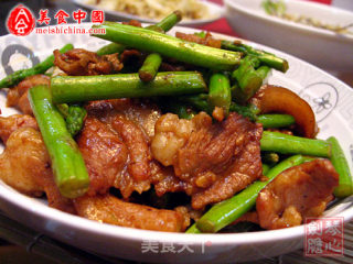 五花肉炒芦笋的做法