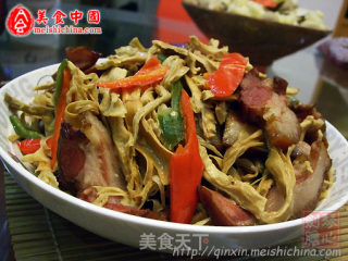 腊猪面肉炒笋干的做法