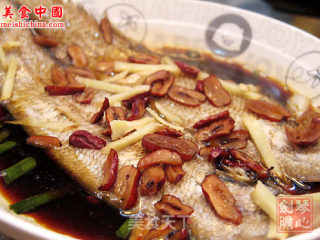 红枣蒸塌沙鱼的做法