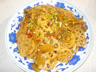 红油藕片的做法