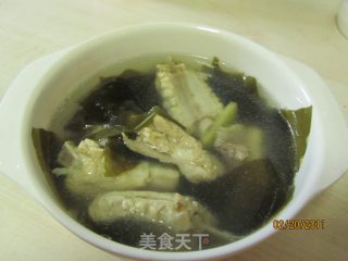 电饭锅也能煲出美味汤——排骨海带汤的做法