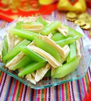西芹凉拌腐竹的做法