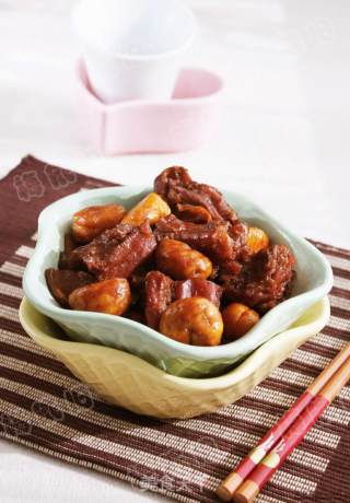 栗子烧牛肉的做法