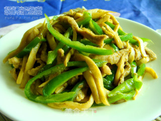 杏鲍菇炒肉丝的做法