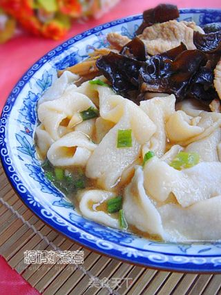 木耳肉片手擀面的做法