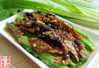 简单V奢华美味：豆豉鲮鱼油麦菜的做法