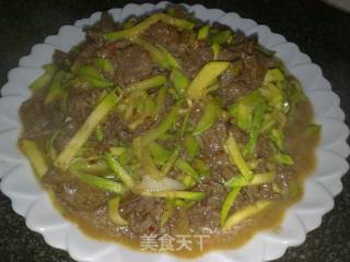 【西葫芦炒牛肉】的做法