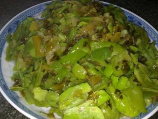 【酸菜炒青椒】的做法