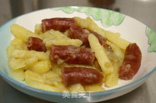 腊肠焖土豆的做法
