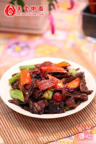 腊味炒熏笋的做法