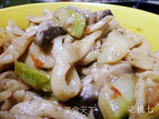 【老桃七厨房】新疆风味孜然手擀面的做法