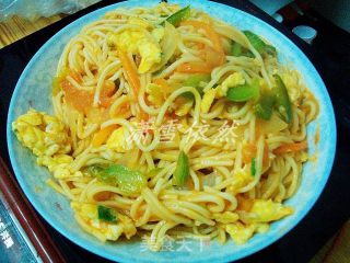 时蔬炒面的做法