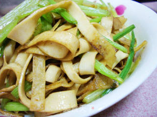 芹菜炒千张的做法
