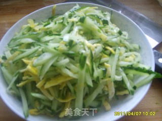 凉拌黄瓜鸡蛋丝的做法
