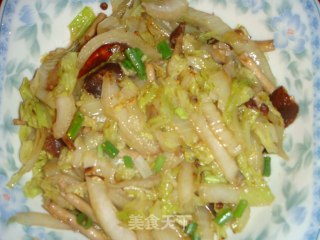 酸辣的--大白菜炒茶树菇的做法