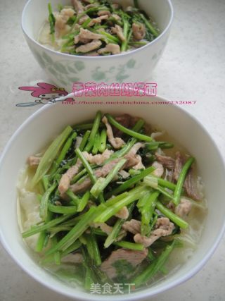 香菜肉丝蝴蝶面的做法