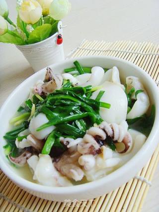 韭菜炒墨斗的做法