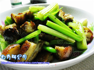 西芹酥皮肉的做法