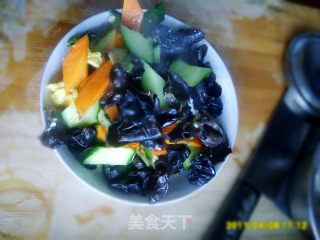 炒木耳鸡蛋的做法