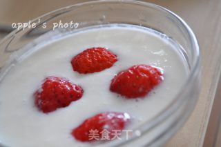 草莓酸奶