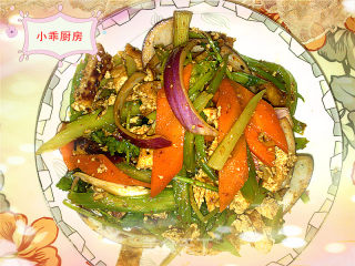 【平淡的幸福】孜然芹菜拌豆腐条的做法