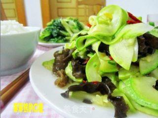 黑木耳炒青瓜的做法