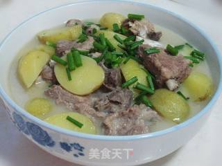 土豆炖排骨的做法