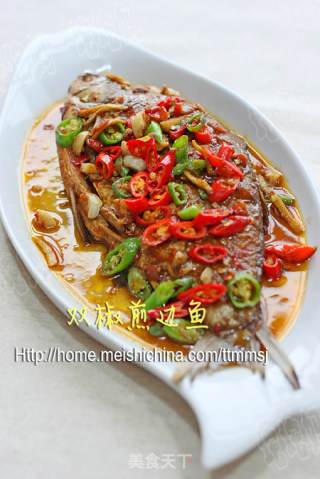 家常菜也要注重色彩搭配 双椒煎边鱼的做法