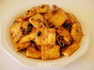 老干妈炒豆腐，家常风味~的做法