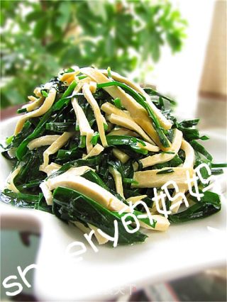 韭菜炒干丝的做法