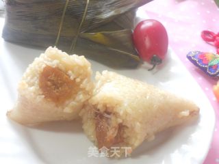 斧头棕--蛋黄肉粽的做法
