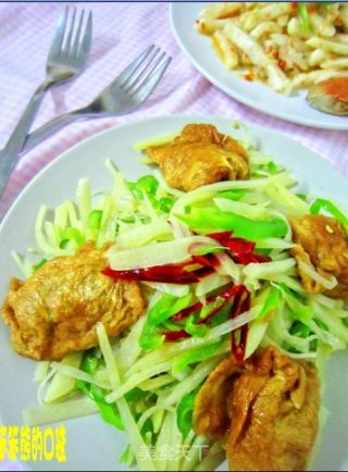 土豆丝烧蛋饺的做法