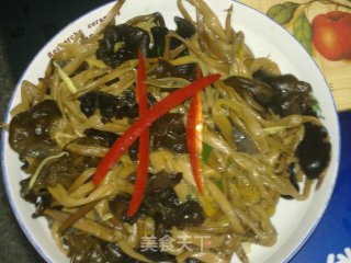 米耳炝黄花菜的做法