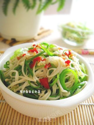 凉拌蒜苗金针菇的做法
