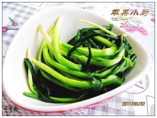 手抓韭菜的做法