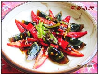 烧椒皮蛋的做法