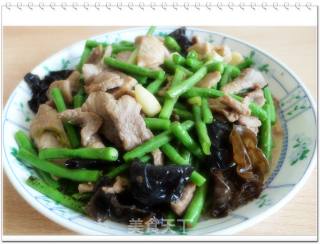 豆角炒肉片的做法