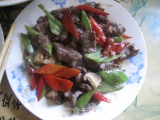 青红椒爆炒牛肉片的做法