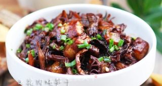 笋干焖五花肉的做法