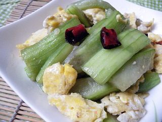 辣炒丝瓜鸡蛋的做法