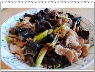 木耳炒肉片的做法