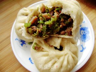 熏肉芹菜包的做法