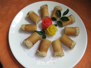 芝麻荔芋卷的做法